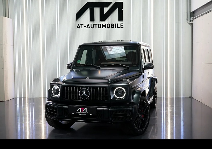 Schwarze Mercedes G-Klasse im AT-Automobile Showroom